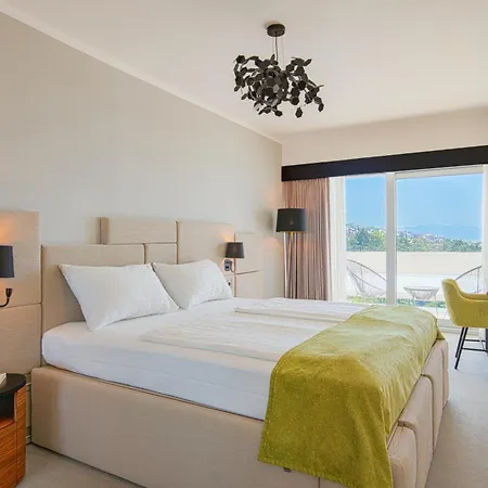 Omorika ツリクヴェニツァ